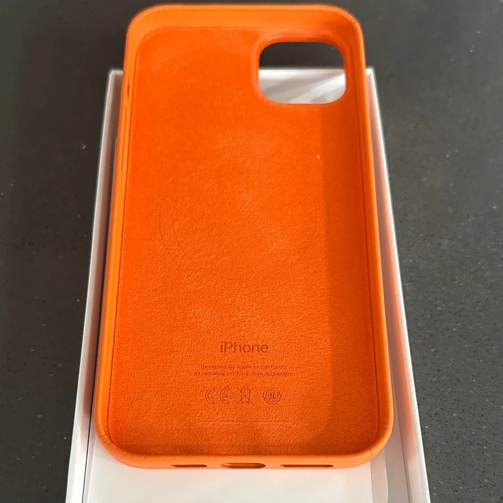 Apple iPhone 14 Plus Leather Cover - Vibrant Orange